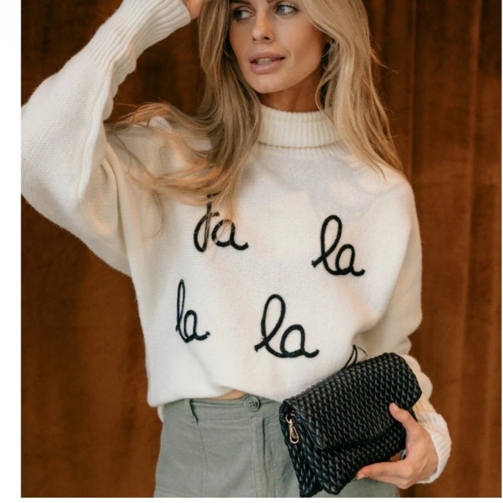 Gilli Cream Sweater with Black lettering Christmas 🎄
